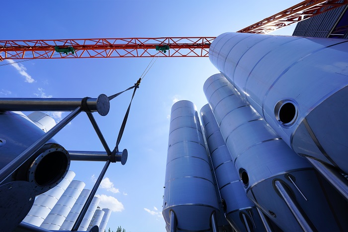 天泰<a href=http://www.dazhongbanchang666.cn/ target=_blank class=infotextkey>啤酒設(shè)備</a>室外發(fā)酵罐