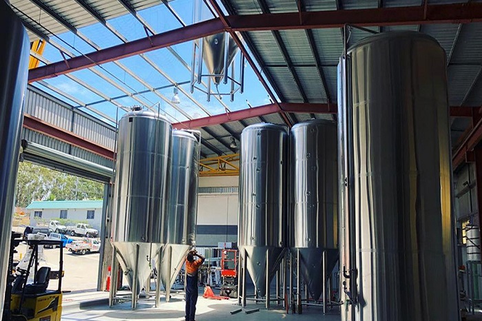 天泰<a href=http://www.dazhongbanchang666.cn/ target=_blank class=infotextkey>啤酒設備</a>發酵罐